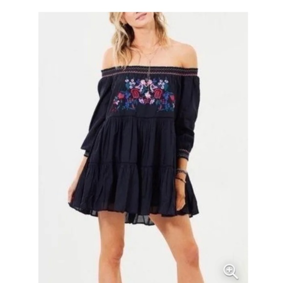 Free people sunbeam off the‎ shoulder mini. Worn once - Picture 1 of 8